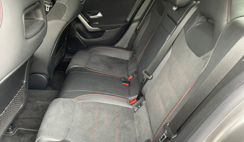 Mercedes-Benz CLA 180 voll