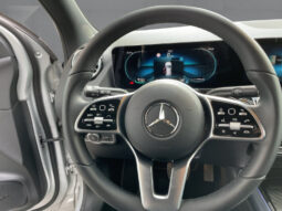 Mercedes-Benz EQA 300 4MATIC voll